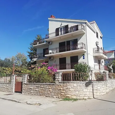 Apartment Danyja