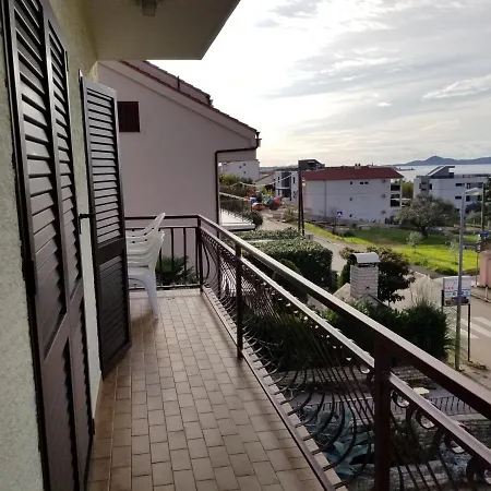 Apartment Danyja *